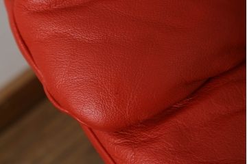 中古　EKORNES(エコーネス)　Reno　レノクラシック　Mサイズ　本革(レザー)　くつろぎの時間におすすめのオットマン付きストレスレスチェア(アームチェア、リクライニングチェア、椅子、一人掛けソファ、1Pソファ、北欧)(定価約47万円)(R-069809)