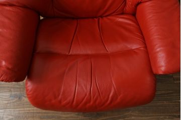 中古　EKORNES(エコーネス)　Reno　レノクラシック　Mサイズ　本革(レザー)　くつろぎの時間におすすめのオットマン付きストレスレスチェア(アームチェア、リクライニングチェア、椅子、一人掛けソファ、1Pソファ、北欧)(定価約47万円)(R-069809)
