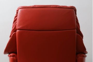 中古　EKORNES(エコーネス)　Reno　レノクラシック　Mサイズ　本革(レザー)　くつろぎの時間におすすめのオットマン付きストレスレスチェア(アームチェア、リクライニングチェア、椅子、一人掛けソファ、1Pソファ、北欧)(定価約47万円)(R-069809)