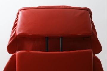 中古　EKORNES(エコーネス)　Reno　レノクラシック　Mサイズ　本革(レザー)　くつろぎの時間におすすめのオットマン付きストレスレスチェア(アームチェア、リクライニングチェア、椅子、一人掛けソファ、1Pソファ、北欧)(定価約47万円)(R-069809)
