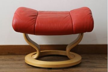 中古　EKORNES(エコーネス)　Reno　レノクラシック　Mサイズ　本革(レザー)　くつろぎの時間におすすめのオットマン付きストレスレスチェア(アームチェア、リクライニングチェア、椅子、一人掛けソファ、1Pソファ、北欧)(定価約47万円)(R-069809)