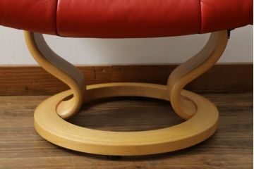 中古　EKORNES(エコーネス)　Reno　レノクラシック　Mサイズ　本革(レザー)　くつろぎの時間におすすめのオットマン付きストレスレスチェア(アームチェア、リクライニングチェア、椅子、一人掛けソファ、1Pソファ、北欧)(定価約47万円)(R-069809)