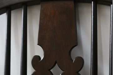 中古　松本民芸家具　#44A型　シックな色合いとクラシカルな佇まいが魅力のウィンザーチェア4脚セット(ウインザーチェア、アームチェア、板座チェア、ダイニングチェア、椅子、イス)(定価4脚で約80万円)(R-069811)