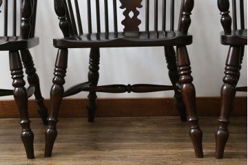 中古　松本民芸家具　#44A型　シックな色合いとクラシカルな佇まいが魅力のウィンザーチェア4脚セット(ウインザーチェア、アームチェア、板座チェア、ダイニングチェア、椅子、イス)(定価4脚で約80万円)(R-069811)