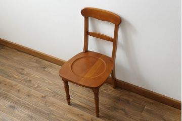 中古　横浜ダニエル(daniel)　アメリカンシリーズ　シンプルなデザインが取り入れやすいダイニングチェア(アームレスチェア、板座チェア、椅子、イス)(定価約10万円)(R-069817)