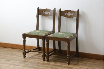 中古　横浜クラシック家具　ノックオンウッド(knockonwood)　Hand Made　オーク材　どこか懐かしい雰囲気漂うチェア2脚セット(ダイニングチェア、アームレスチェア、椅子、イス)(R-069819)