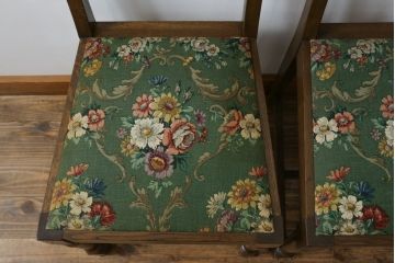 中古　横浜クラシック家具　ノックオンウッド(knockonwood)　Hand Made　オーク材　どこか懐かしい雰囲気漂うチェア2脚セット(ダイニングチェア、アームレスチェア、椅子、イス)(R-069819)