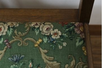 中古　横浜クラシック家具　ノックオンウッド(knockonwood)　Hand Made　オーク材　どこか懐かしい雰囲気漂うチェア2脚セット(ダイニングチェア、アームレスチェア、椅子、イス)(R-069819)