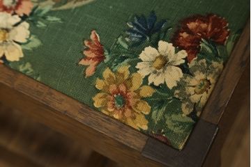 中古　横浜クラシック家具　ノックオンウッド(knockonwood)　Hand Made　オーク材　どこか懐かしい雰囲気漂うチェア2脚セット(ダイニングチェア、アームレスチェア、椅子、イス)(R-069819)