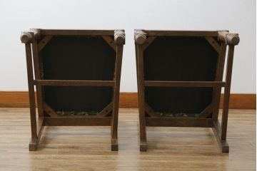 中古　横浜クラシック家具　ノックオンウッド(knockonwood)　Hand Made　オーク材　どこか懐かしい雰囲気漂うチェア2脚セット(ダイニングチェア、アームレスチェア、椅子、イス)(R-069819)