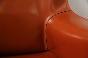 中古　Cassina(カッシーナ)　413　CAB(キャブ)　MARIO BELLINI(マリオベリーニ)　シンプルモダンな空間づくりに活躍するアームチェア(ダイニングチェア、椅子、イス)(定価約38万5千円)(R-069822)