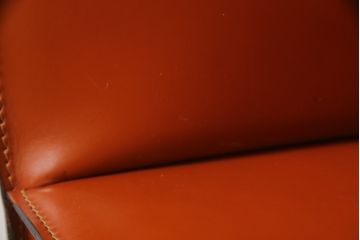 中古　Cassina(カッシーナ)　413　CAB(キャブ)　MARIO BELLINI(マリオベリーニ)　シンプルモダンな空間づくりに活躍するアームチェア(ダイニングチェア、椅子、イス)(定価約38万5千円)(R-069822)