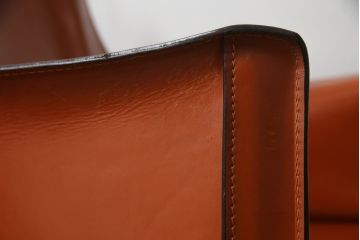 中古　Cassina(カッシーナ)　413　CAB(キャブ)　MARIO BELLINI(マリオベリーニ)　シンプルモダンな空間づくりに活躍するアームチェア(ダイニングチェア、椅子、イス)(定価約38万5千円)(R-069822)