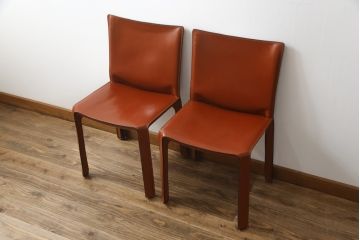 中古　Cassina(カッシーナ)　412　CAB(キャブ)　MARIO BELLINI(マリオベリーニ)　シンプルモダンな空間づくりに活躍するアームレスチェア2脚セット(ダイニングチェア、椅子、イス)(定価2脚で約47万5千円)(R-069823)