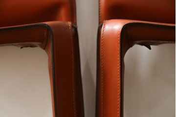 中古　Cassina(カッシーナ)　412　CAB(キャブ)　MARIO BELLINI(マリオベリーニ)　シンプルモダンな空間づくりに活躍するアームレスチェア2脚セット(ダイニングチェア、椅子、イス)(定価2脚で約47万5千円)(R-069823)