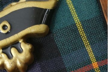 イギリスビンテージ　オーク材　タータンチェックのデザインが魅力的なスピニングチェア2脚セット(板座チェア、椅子、イス、ヴィンテージ)(R-069831)