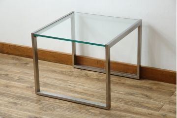 中古　オーダー製作品　廃番　AIDEC MODERN(アイデックモダン)　ZONE(ゾーン)52G　ステンレス脚とガラストップの組み合わせがクールでおしゃれなローテーブル(センターテーブル、コーヒーテーブル、カフェテーブル、サイドテーブル)(定価約14万5千円)(R-069838)