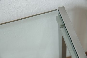 中古　オーダー製作品　廃番　AIDEC MODERN(アイデックモダン)　ZONE(ゾーン)52G　ステンレス脚とガラストップの組み合わせがクールでおしゃれなローテーブル(センターテーブル、コーヒーテーブル、カフェテーブル、サイドテーブル)(定価約14万5千円)(R-069838)