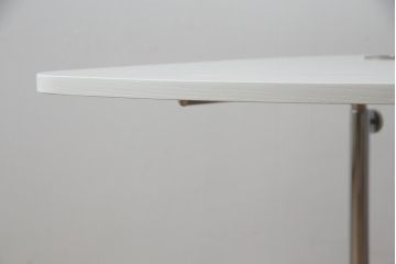 中古　美品　アクタス取り扱い　ドイツ製　TECTA(テクタ)　昇降機能付きが嬉しいシンプルでモダンなサイドテーブル(エンドテーブル、ナイトテーブル、花台、飾り台)(定価約8万円)(R-069839)