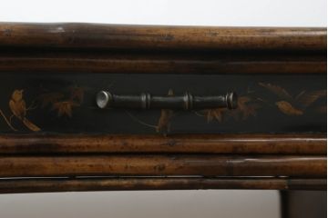 中古　希少モデル　THEODORE ALEXANDER(セオドア・アレキサンダー)　シノワズリ様式　使い込まれた風合いが味わい深いオリエンタルデスク(平机、ワークデスク、在宅用、在宅ワーク用、英国)(定価約100万円)(R-069842)