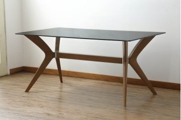 中古　Calligaris(カリガリス)　TOKYO(トーキョー)　X型にデザインされた脚が目を引くガラストップダイニングテーブル(食卓、4人掛け、6人掛け)(定価約20万円)(R-069844)