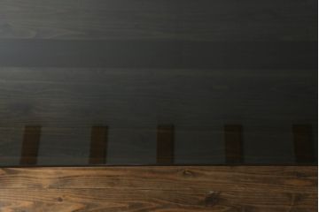 中古　Calligaris(カリガリス)　TOKYO(トーキョー)　X型にデザインされた脚が目を引くガラストップダイニングテーブル(食卓、4人掛け、6人掛け)(定価約20万円)(R-069844)