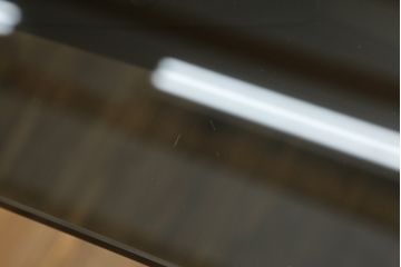 中古　Calligaris(カリガリス)　TOKYO(トーキョー)　X型にデザインされた脚が目を引くガラストップダイニングテーブル(食卓、4人掛け、6人掛け)(定価約20万円)(R-069844)