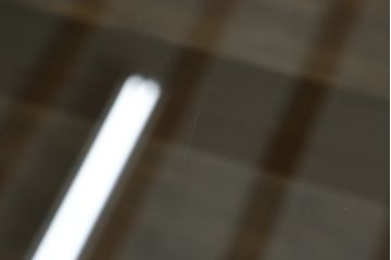 中古　Calligaris(カリガリス)　TOKYO(トーキョー)　X型にデザインされた脚が目を引くガラストップダイニングテーブル(食卓、4人掛け、6人掛け)(定価約20万円)(R-069844)