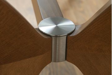 中古　Calligaris(カリガリス)　TOKYO(トーキョー)　X型にデザインされた脚が目を引くガラストップダイニングテーブル(食卓、4人掛け、6人掛け)(定価約20万円)(R-069844)