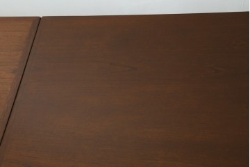 デンマークヴィンテージ　1960年から1970年頃　チーク材　Hi-Land(ハイランド)　すっきりとした佇まいが魅力的なエクステンションテーブル　(R-069845)
