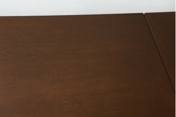 デンマークヴィンテージ　1960年から1970年頃　チーク材　Hi-Land(ハイランド)　すっきりとした佇まいが魅力的なエクステンションテーブル　(R-069845)