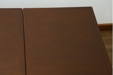 デンマークヴィンテージ　1960年から1970年頃　チーク材　Hi-Land(ハイランド)　すっきりとした佇まいが魅力的なエクステンションテーブル　(R-069845)