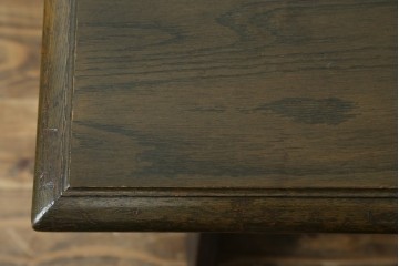 中古　神戸洋家具　永田良介商店　ユニークな脚のデザインが目を引くシックなセンターテーブル　(R-069846)