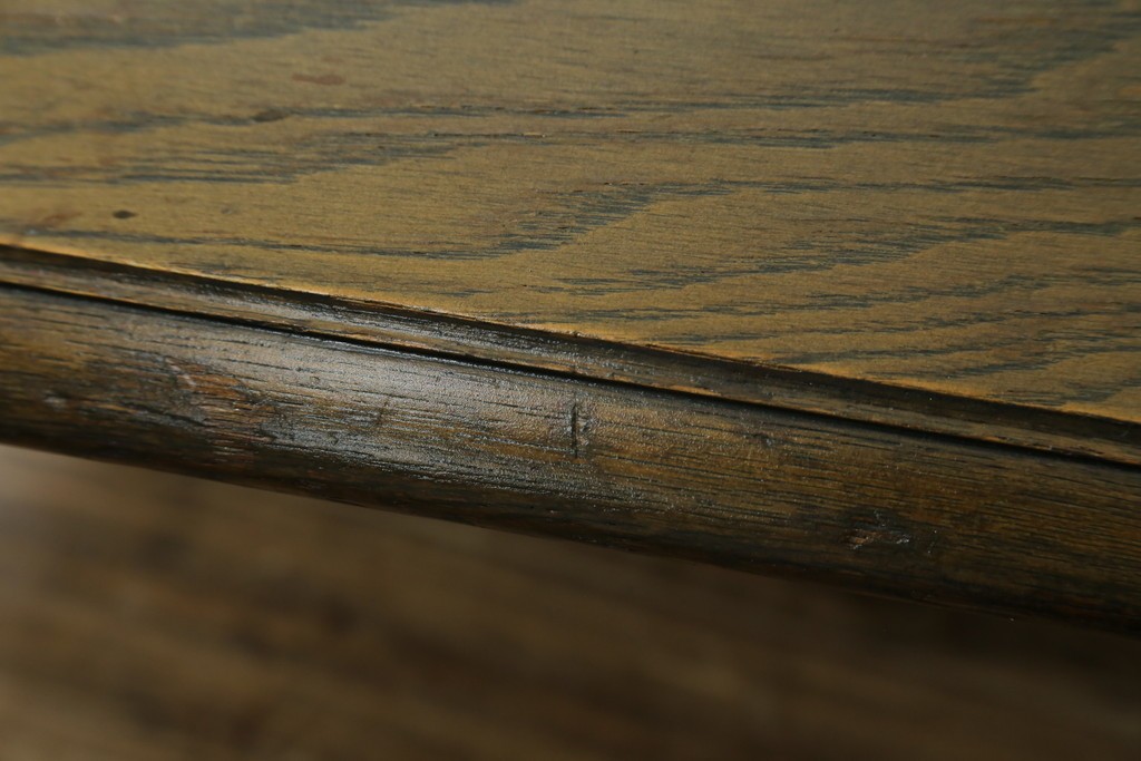 中古　神戸洋家具　永田良介商店　ユニークな脚のデザインが目を引くシックなセンターテーブル　(R-069846)