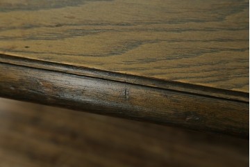 中古　神戸洋家具　永田良介商店　ユニークな脚のデザインが目を引くシックなセンターテーブル　(R-069846)