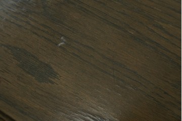 中古　神戸洋家具　永田良介商店　ユニークな脚のデザインが目を引くシックなセンターテーブル　(R-069846)