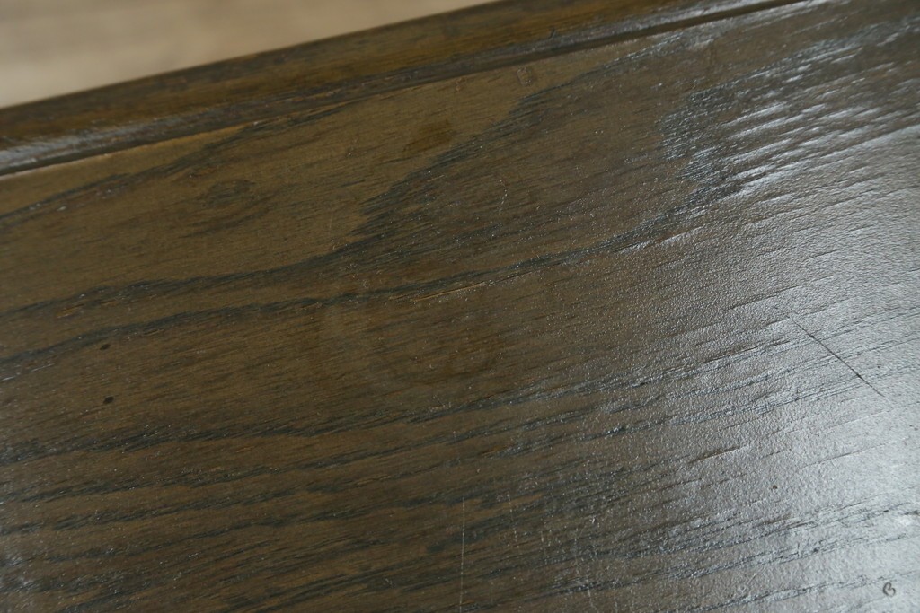 中古　神戸洋家具　永田良介商店　ユニークな脚のデザインが目を引くシックなセンターテーブル　(R-069846)