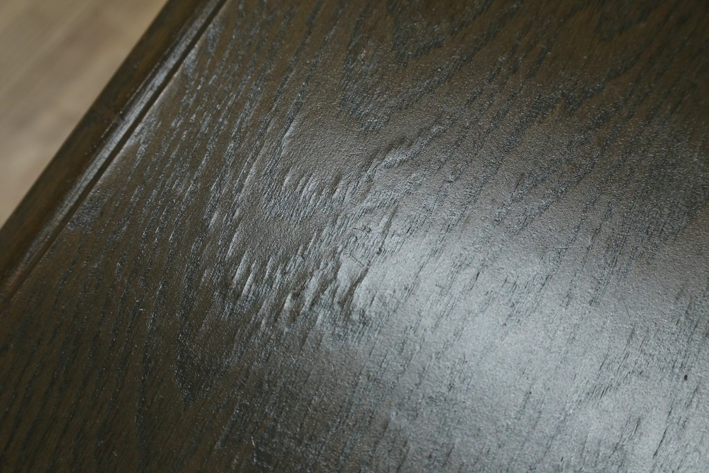 中古　神戸洋家具　永田良介商店　ユニークな脚のデザインが目を引くシックなセンターテーブル　(R-069846)