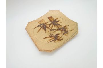 加山又造　限定40部のうち34番　8.6寸　約26cm　上品な和の雰囲気溢れる鉄絵竹文角皿(八寸六分、共箱付き、和食器)(R-069852)