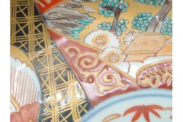 明治期　伊万里焼　錦手　金襴手　染錦　二重角富(角冨)　金彩　色絵　桃図　7.7寸皿　約24cm　煌びやかで豪華な絵付けの中皿2枚セット(深皿、和皿、和食器、七寸七分)(R-069862)