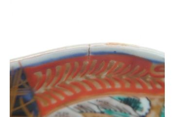 明治期　伊万里焼　錦手　金襴手　染錦　二重角富(角冨)　金彩　色絵　桃図　7.7寸皿　約24cm　煌びやかで豪華な絵付けの中皿2枚セット(深皿、和皿、和食器、七寸七分)(R-069862)