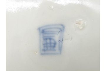 明治期　伊万里焼　錦手　金襴手　染錦　二重角富(角冨)　金彩　色絵　桃図　7.7寸皿　約24cm　煌びやかで豪華な絵付けの中皿2枚セット(深皿、和皿、和食器、七寸七分)(R-069862)