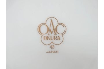 稀少　大倉陶園　瑠璃(台座付き)　色蒔き(ピンク)　飯田深雪コラボ(Miyuki Iida)　ゴールドラインのデザインが目を惹くシュガーポット&花瓶3点セット(ボンボン、菓子器、洋食器、花器、箱付き)(R-069863)