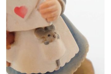 イタリア　ANRI(アンリ)　Sealed with a kiss　Juan Ferrandiz(ホアン・フェランディス)　動物たちと仲良しな様子が微笑ましい木彫り人形(置物、ウッドドール)(R-069864)