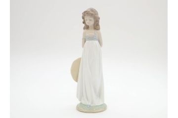 スペイン　リヤドロ　LLADRO　2005 EVENTS CREATION　思い出の丘　クリスマスツリー　優しい色合いと雰囲気が素敵なフィギュリン2点セット(陶器人形、置物、オブジェ、女の子)(R-069866)