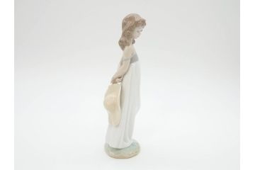 スペイン　リヤドロ　LLADRO　2005 EVENTS CREATION　思い出の丘　クリスマスツリー　優しい色合いと雰囲気が素敵なフィギュリン2点セット(陶器人形、置物、オブジェ、女の子)(R-069866)