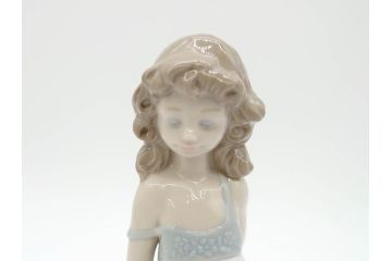 スペイン　リヤドロ　LLADRO　2005 EVENTS CREATION　思い出の丘　クリスマスツリー　優しい色合いと雰囲気が素敵なフィギュリン2点セット(陶器人形、置物、オブジェ、女の子)(R-069866)