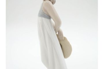 スペイン　リヤドロ　LLADRO　2005 EVENTS CREATION　思い出の丘　クリスマスツリー　優しい色合いと雰囲気が素敵なフィギュリン2点セット(陶器人形、置物、オブジェ、女の子)(R-069866)