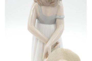 スペイン　リヤドロ　LLADRO　2005 EVENTS CREATION　思い出の丘　クリスマスツリー　優しい色合いと雰囲気が素敵なフィギュリン2点セット(陶器人形、置物、オブジェ、女の子)(R-069866)