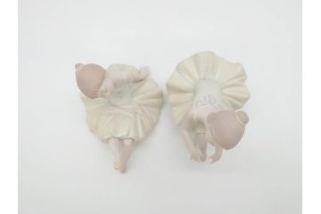 スペイン　リヤドロ　LLADRO　リトルバレリーナ　出番前　くつろぎ　しなやかなフォルムで優美な印象のフィギュリン2体(バレエ、陶器人形、置物、オブジェ)(R-069867)